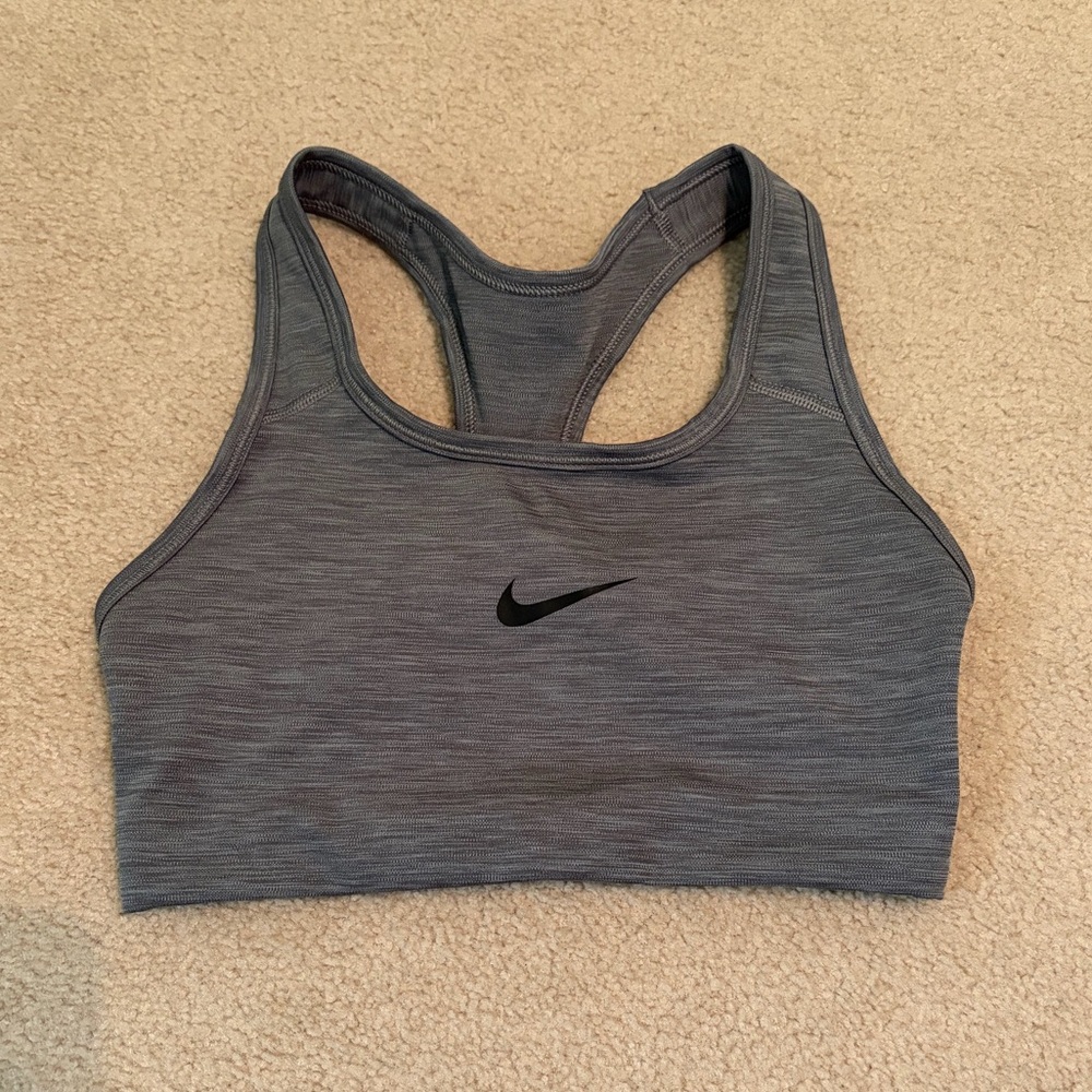 |SOLD| Nike Women's Heathered Gray Sports Bra